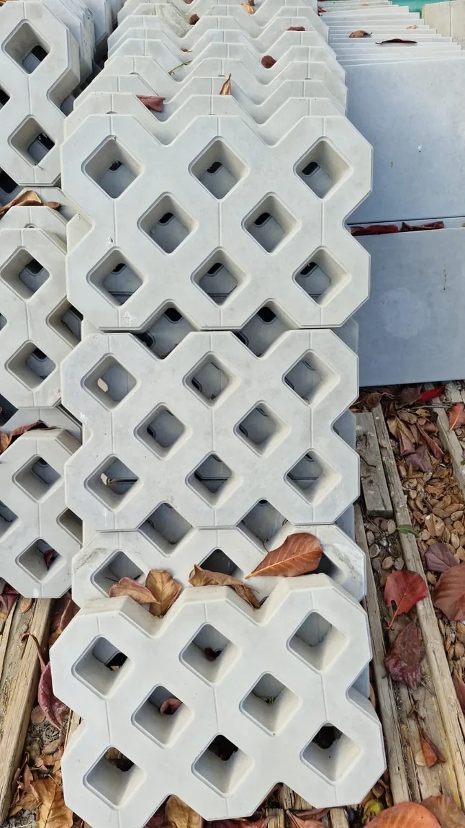 Evergreen Paver Model 2