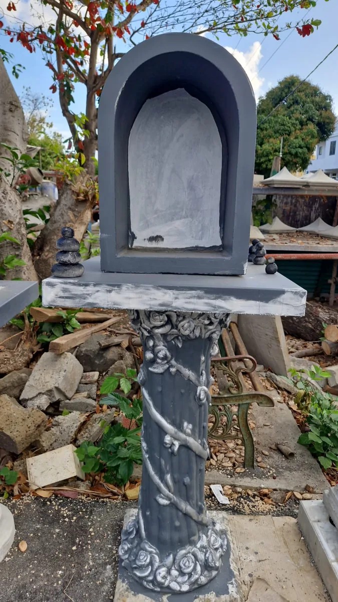La Grotte (Shrine) with Stand Model 2 photo 2