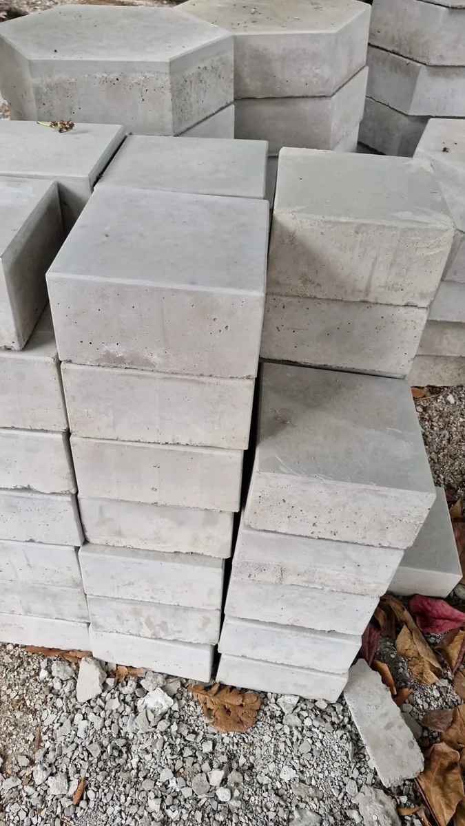 Slab Square Model 1 photo 2