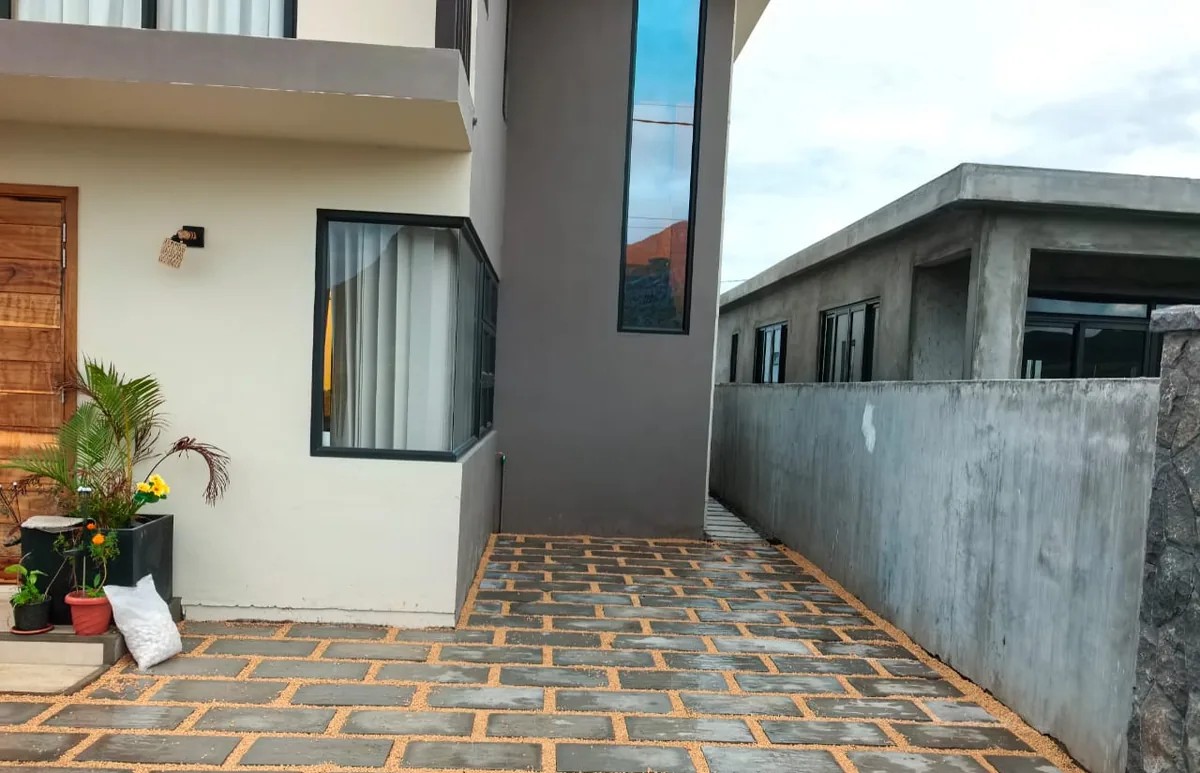 Decorative slab installation